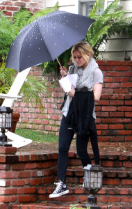 Hilary Duff spotted grapping a cup of coffee yesterday