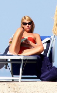 Claire Danes bikini pictures on the beach