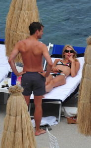 Claire Danes and Hugh Dancy sunbathing at the Hotel Regina Isabella