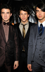 Jonas Brothers arrive at the 2009 MusiCares Person of the Year Tribute in Los Angeles