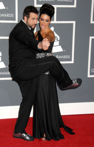 Lisa Rinna with Joey Fatone arrive at the 2009 grammy awards