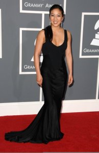 Michelle Kwan arrives at the 2009 Grammy Awards