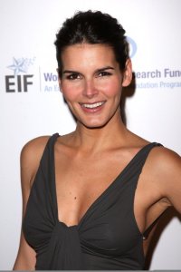 Angie Harmon arrives at the 14th Annual Saks Fifth Avenue's Unforgettable Evening on February 10th 2009