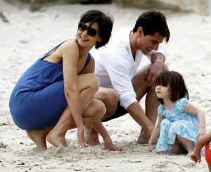 suri Cruise on the beach in Copa Cabana at Sushi place in Brazil on January 31st 2009 2