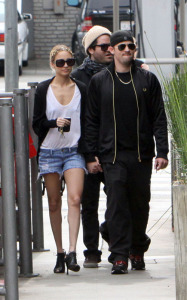 Nicole Richie with Joel Madden walking together after eating breakfast in Los Angeles earlier today on February 21st 2009 6