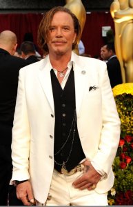 Mickey Rourke arrives on the red carpet of the 81st Annual Academy Awards on February 22nd 2009 1