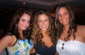 jojo posing with two of her friends