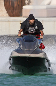 Chris Brown jetskiing with his friends in Star Island Miami on March 1st 2009 1