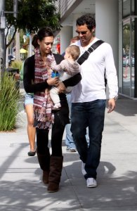 latest pictures of Jessica Alba and Cash Warren with baby Honor Marie shopping in Los Angeles on March 1st 2009 1