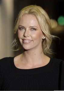 Charlize Theron arrives at the screening of The Burning Plain in London on March 3rd 2009 2