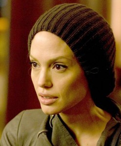 Angelina Jolie new stills pictures of the movie Salt 2