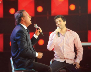 Julio Iglesias singing with Mohamed Bash from Syria at the 8th prime of star academy season 6 on April 10th 2009