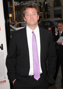 Matthew Perry arrives at the movie premiere of 17 Again on April 14, 2009