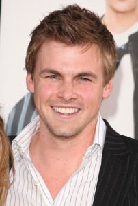 Tommy Dewey arrives at the movie premiere of 17 Again on April 14, 2009