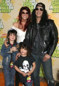 Slash with his wife Perla Ferrar and his children at Nickelodeon's 2009 Kids Choice Awards