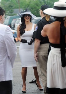 Kim Kardashian attends the 135th Kentucky Derby on May 2nd 2009 6