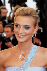 model Sarah Marshall attends the Up Premiere at the Palais De Festival during the 62nd International Cannes Film Festival on May 13th 2009 in Cannes France 4