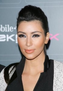 kim kardashian attends the T Mobile Sidekick LX Launch Event on May 14th 2009 018