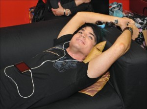 Adam Lambert wallpaper sleeping on the couch backstage of american idol season 8