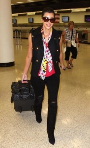 kim kardashian spotted arriving in Miami International Airport on May 16th 2009 8