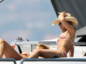 Hayden Panettiere spotted sunbathing On Yacht At Cannes on May 19th 2009 13