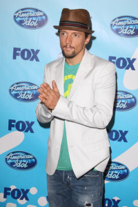 Jason Mraz arrives at the American Idol Season 8 Grand Finale held at Nokia Theatre L.A. Live on May 20, 2009 in Los Angeles, California