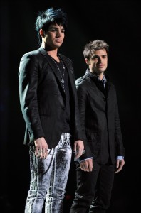 High Quality wallpaper of Adam Lambert and Kris Allen on stage of American Idol season Finale on May 20th 2009 4