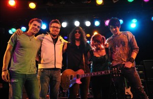 Photo shoots of SLASH with the four contestants of American Idol season8, Adam Lambert, Danny Gokey, Allison Iraheta, and Kris Allen