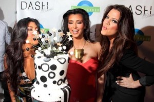 kim kardashian attends the DASH Miami Store Launch on the 20th of May 2009 with her sisters Khloe Kardashian and Kourtney Kardashian 3