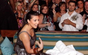 kim kardashian hosts in The Pool At Harrahs Resort on the 23rd of May 2009 4