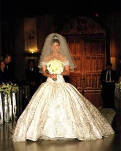 Thalia pictures from her wedding Wedding held at St Patricks Cathedral in New York on December 2nd 2000 14