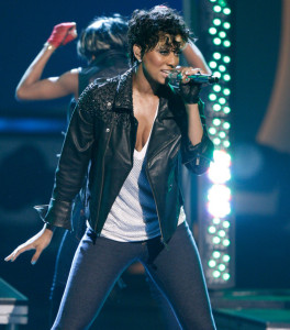 Keri Hilson performs onstage during the 2009 BET Awards held at the Shrine Auditorium on June 28th 2009 in Los Angeles 1