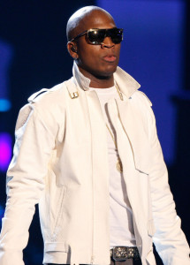 NeYo performs onstage during the 2009 BET Awards held at the Shrine Auditorium on June 28th 2009 in Los Angeles