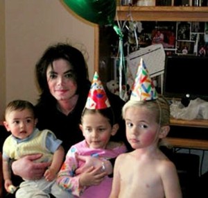 Michael Jackson with his two sons and daughter