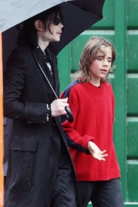 Michael Jackson with his son prince Michael 2