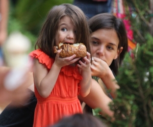 Suri Cruise seen Shopping at The Grove on May 31st 2009 1