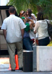 Suri Cruise spotted at CBS Studios on June 17th 2009 with her mom 1