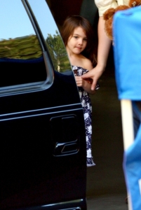 Suri Cruise spotted at CBS Studios on June 17th 2009 with her mom 2