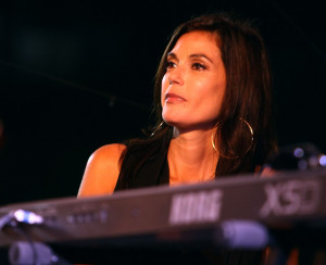 Teri Hatcher performs at the 2nd Annual Band From TV Night held at Cal State Fullerton Titan Stadium on July 26th 2008 in Fullerton  California 6