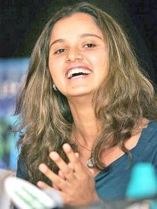 Sania Mirza personal picture nice hair style