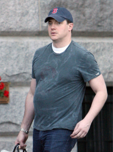 Brendan Fraser spotted on July 13th 2009 with an extra couple of pounds picture