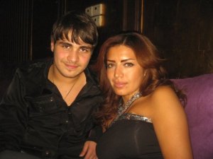 Amal Bushosha with singer Mohamad Majdoob