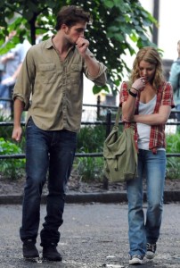 Robert Pattinson and Emilie de Ravin during their secene filming for their upcoming movie Remember Me 9