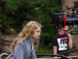 Mia Wasikowska pictures on the filming set of Alice in Wonderland 2010 movie 1