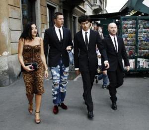 jesus luz arrives at Gold restaurant owned by Stefano Dolce and Domenico Gabbana on July 15th 2009 4