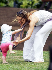 Alessandra Ambrosio with her daughter Anja at a green park in Santa Monica on July 10th 2009 4