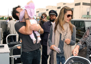 Alessandra Ambrosio spotted with her daughter Anja Louise and fiance Jamie Maur at LAX airport on June 2nd 2009 4