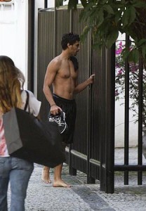 Jesus Luz picture as spotted walking shirtless at the neighborhood of Ipanema in Rio de Janeiro on August 27th 2009 5