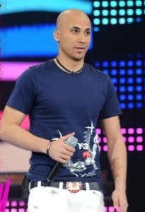 Mohamad Qwaider photo during star academy season 5 on stage with his new look of shaved hair