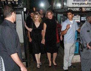 Madonna picture accompanied by her boyfriend Jesus Luz having dinner with Israeli politician Tzipi Livni at Stefan Brown restaurant in Tel Aviv on August 31st 2009 2